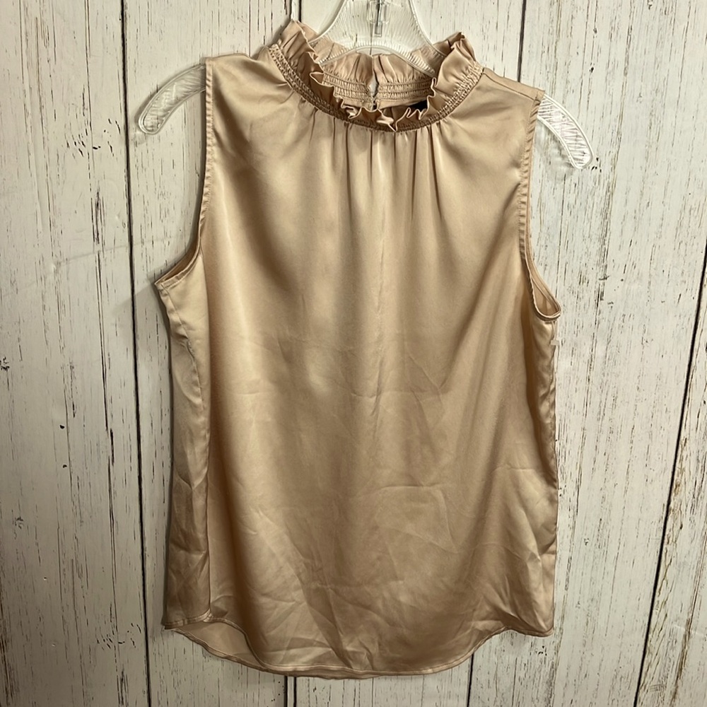 Banana Republic SL Ruffle Drama Neck White Peach Sleeveless Top Size Small